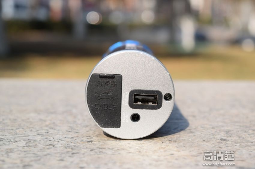 车载应急多功能手电筒,车用户外应急工具多功能手电筒