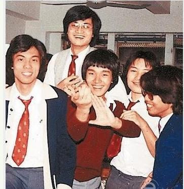 周星驰被逗得开怀大笑,周星驰的经典苦笑