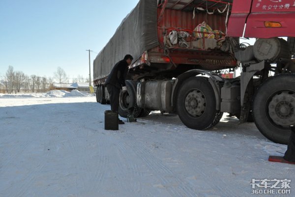 冬天货车要一直烤油箱吗,货车用什么油箱能防止冻油