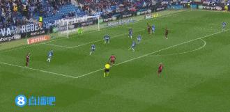 加泰德比梅西过人,国家德比梅西被几人铲倒