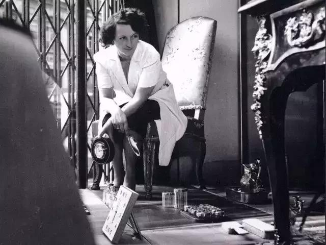 爱马仕的橱窗设计,爱马仕橱窗设计展示案例分析