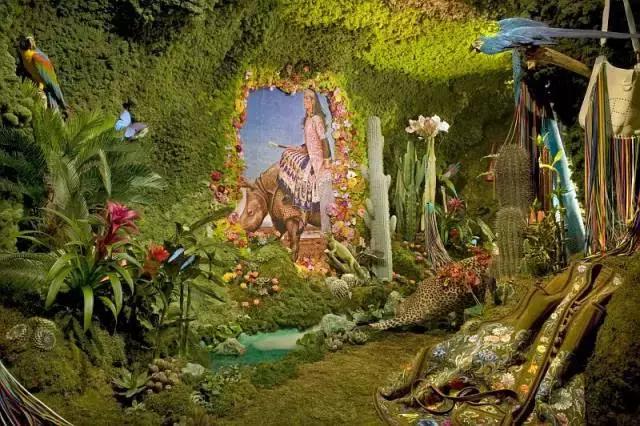 爱马仕的橱窗设计,爱马仕橱窗设计展示案例分析