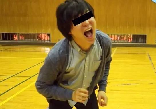 麻麻，请再打一次我完美柔润丰满的屁屁吧！