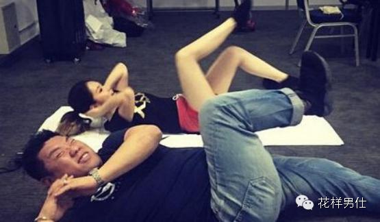 潮流就是在穿搭中感受自我,潮流运动的衣服穿搭