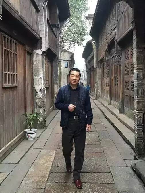 64岁成B站男神，“局座”张召忠怎么跟90后打成一片？|浑水独家