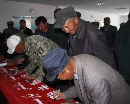 脱贫致富奔小康一个都不能少,脱贫致富踏上幸福路