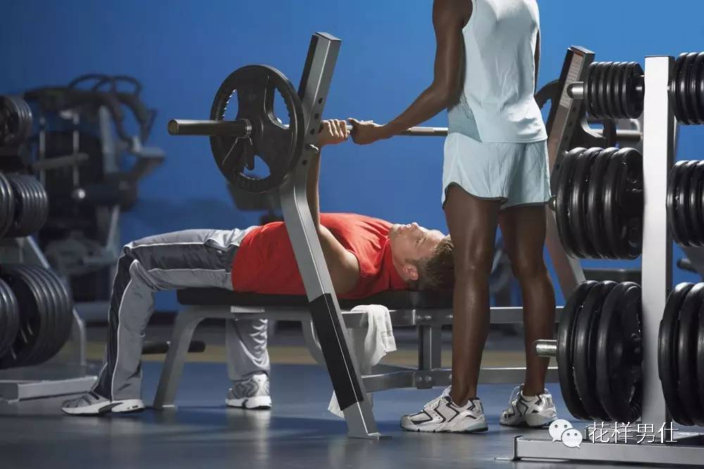 潮流就是在穿搭中感受自我,潮流运动的衣服穿搭