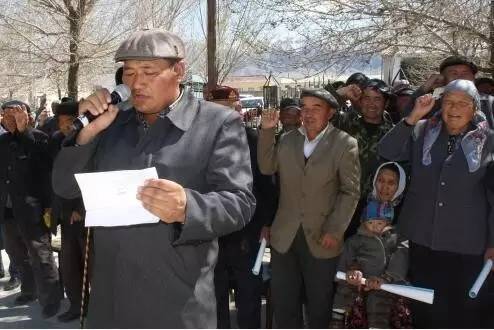 脱贫致富奔小康一个都不能少,脱贫致富踏上幸福路