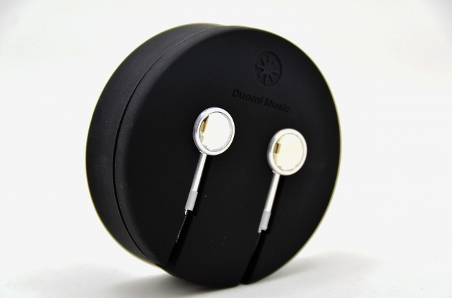 金属感十足的耳机,发光头戴式耳机测评