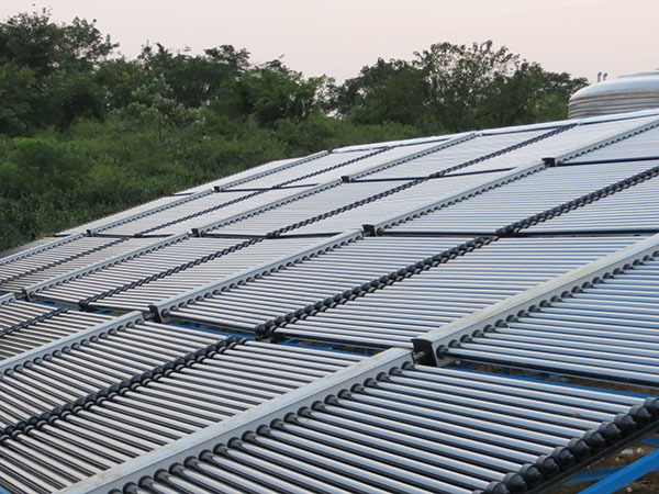 太阳能热水器冬天如何使用电预热,太阳能热水器冬天放空还是装上水