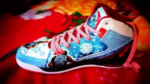 膝盖跪碎，大神的手绘战靴！