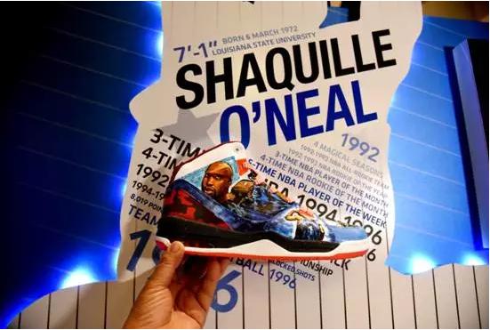 膝盖跪碎，大神的手绘战靴！