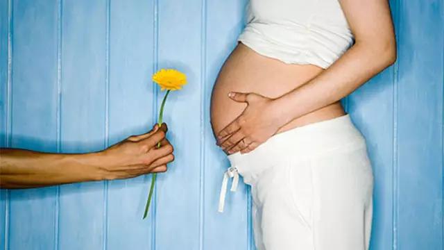 如何准备待产包？会有哪些生产征兆？何时该到产房？