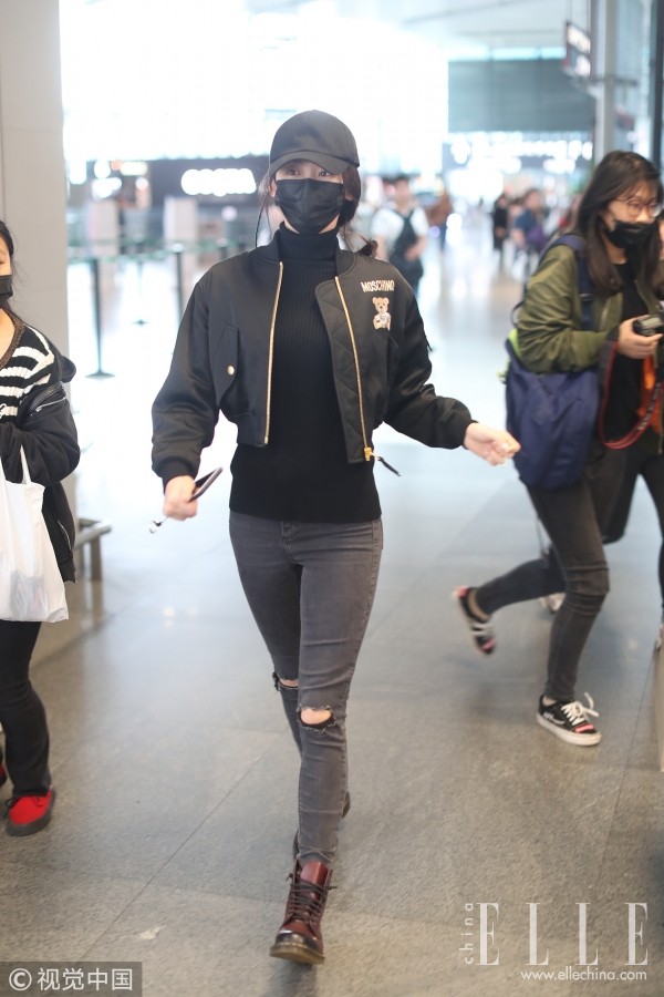 马丁靴牛仔裤配卫衣女,关晓彤马丁靴同款