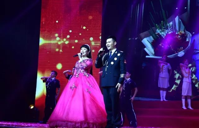 慰问演出感动,慰问演出现场震撼