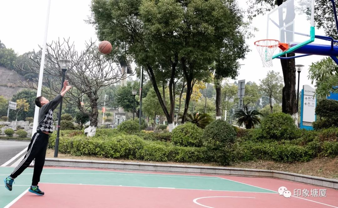 东莞免费灯光篮球,塘厦灯球场