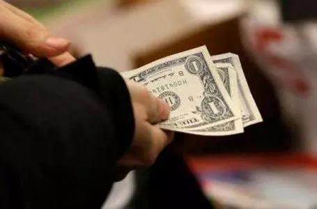 出入境给小费,出入境办证遇到刁难怎么办