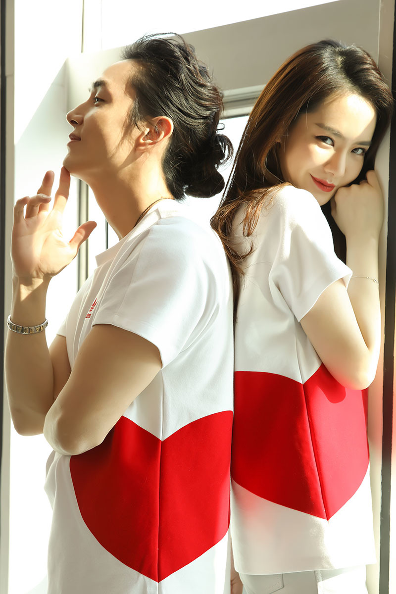 adidas新款情人节限定2023,adidasoriginals高帮银色