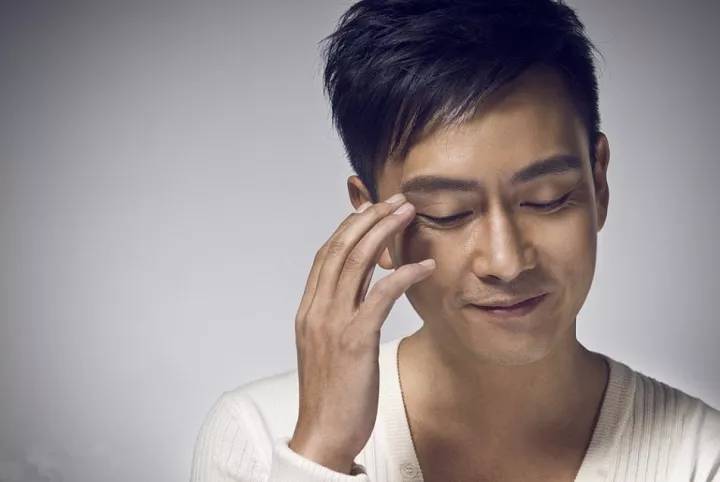 胡歌张国荣金马影帝,胡歌成长路上最重要恩师