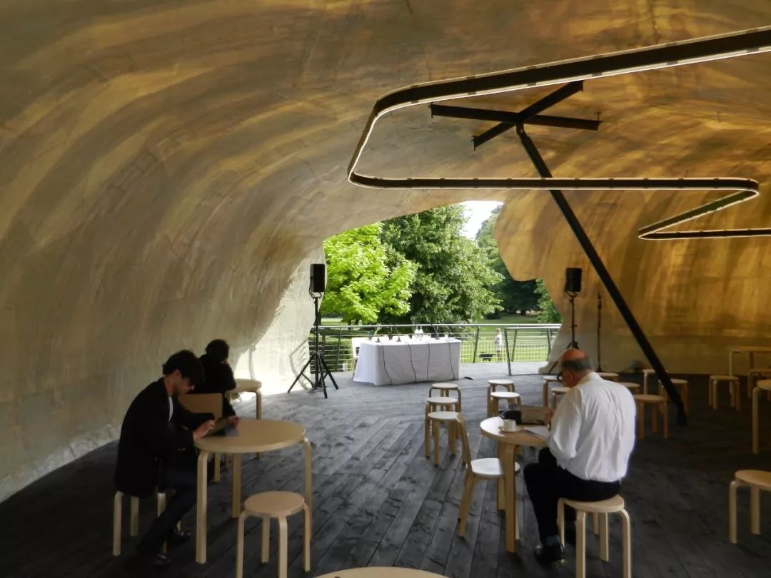 厉害了北京！伦敦蛇形画廊首次亮相海外，建筑大师们的跨时空竞赛