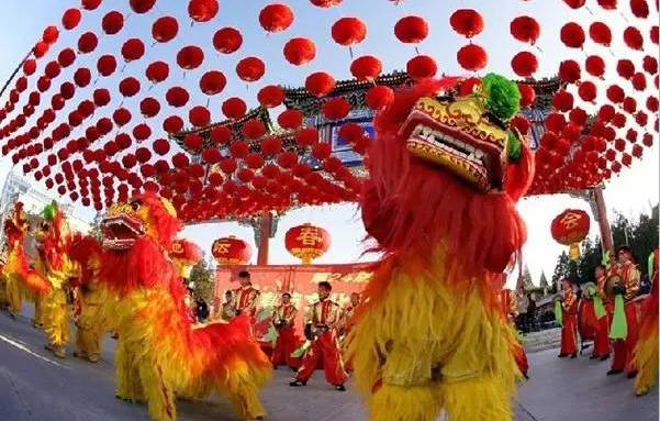 驻马店的打铁花表演时间,赏花灯表演