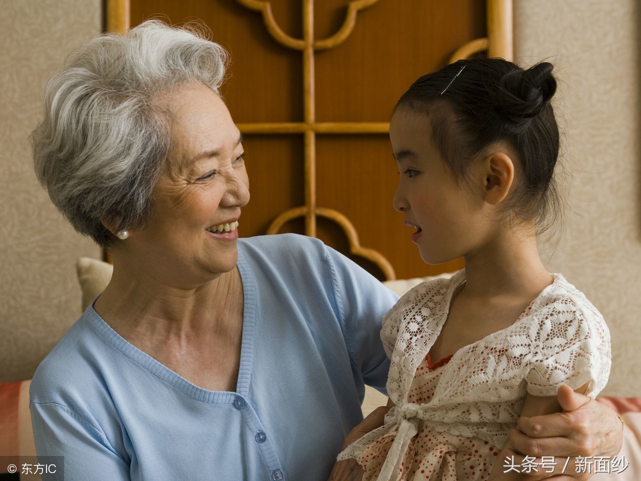 隔代亲奶奶,隔代亲奶奶去世了