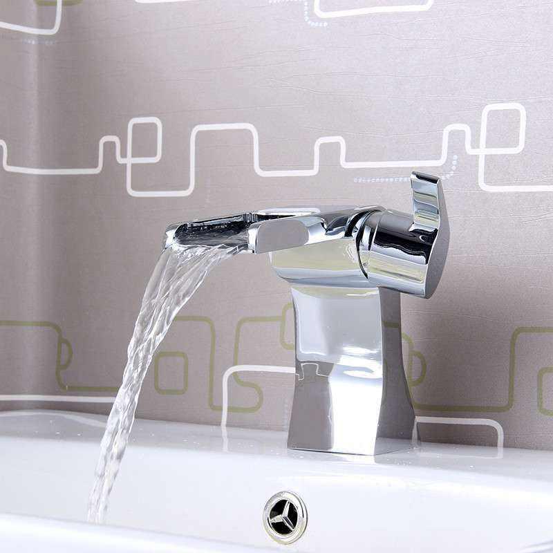 水龙头安装的时候少半圈怎么办,水龙头安装太深拆不下来