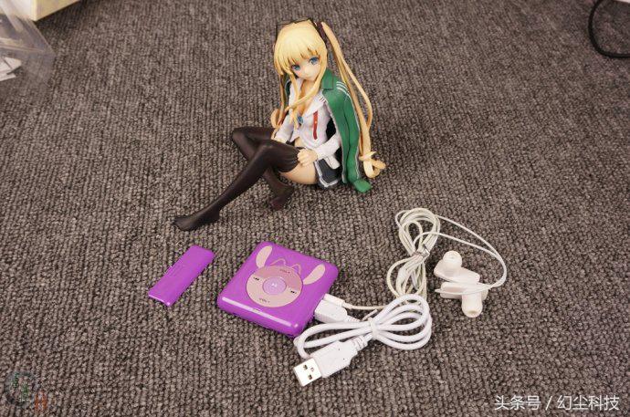 真的只够买两颗白菜，6元包邮的MP3*放播**器到了，看样子还可以