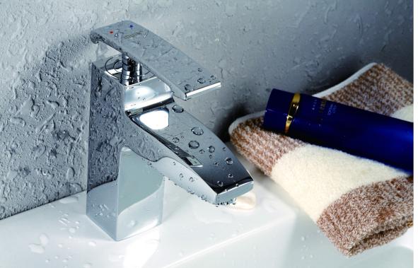 水龙头安装的时候少半圈怎么办,水龙头安装太深拆不下来