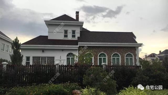 直播中国人在马来西亚建房全过程，一栋造价100万，你觉得咋样？