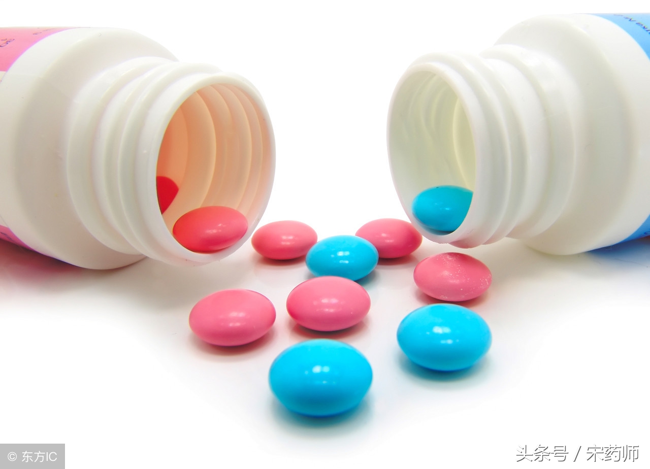 发了一天低烧要吃退烧药吗,一天吃五种不同的药需要关注什么