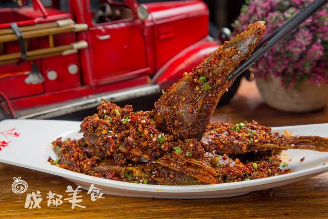 原来好多热门苍蝇馆子的干货，都可以抽真空、当特产带走！