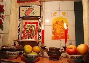 二十三，糖瓜粘，灶王老爷多美言！快过年啦！