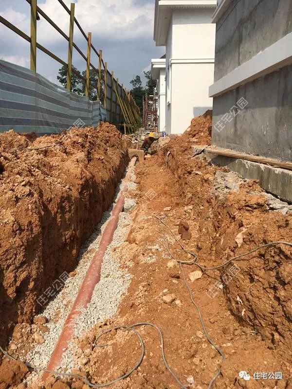 直播中国人在马来西亚建房全过程，一栋造价100万，你觉得咋样？