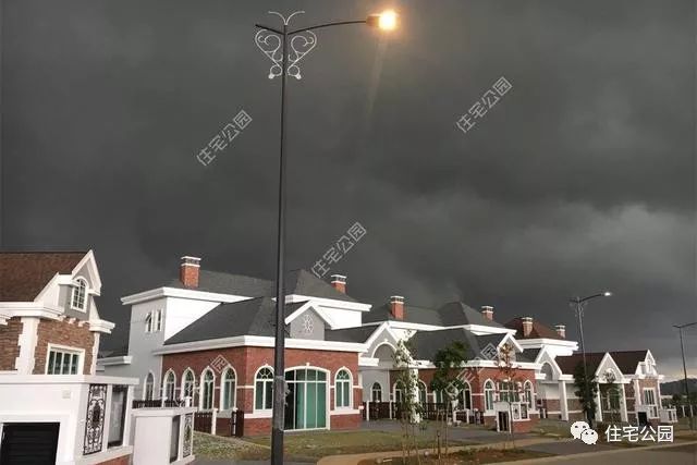 直播中国人在马来西亚建房全过程，一栋造价100万，你觉得咋样？