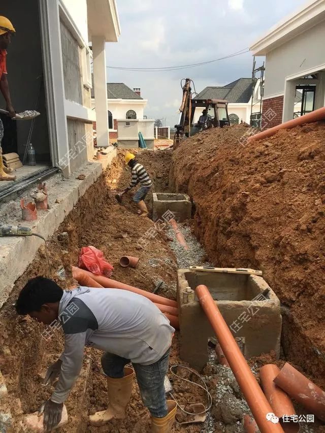 直播中国人在马来西亚建房全过程，一栋造价100万，你觉得咋样？