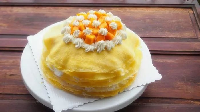 为了这口蛋糕，有人等了5小时，队伍长到连警察都出动