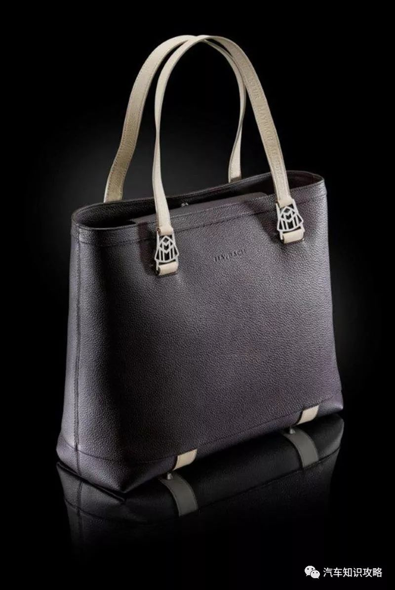 劳斯莱斯的伞凭什么值20万,劳斯莱斯的伞和迈巴赫伞的区别