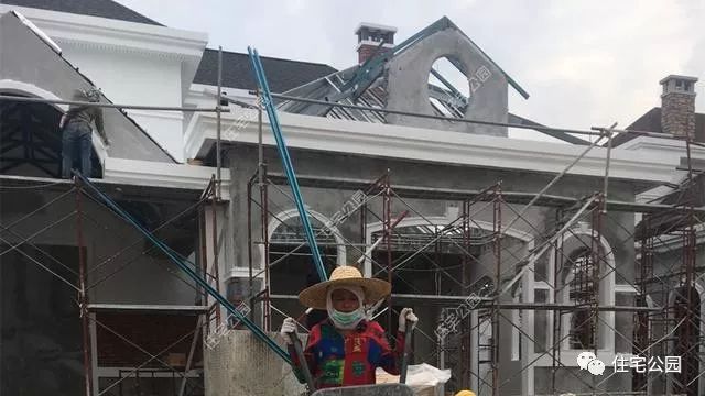 直播中国人在马来西亚建房全过程，一栋造价100万，你觉得咋样？