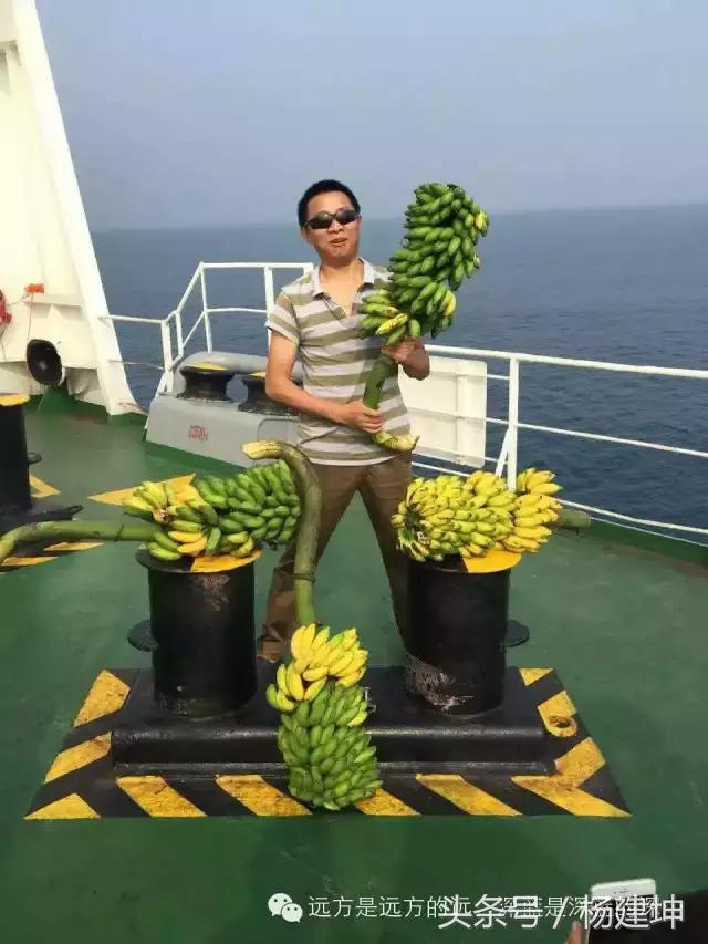 这就是船员，一年又一年，一天又一天，船上的年