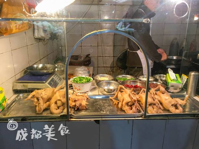 原来好多热门苍蝇馆子的干货，都可以抽真空、当特产带走！