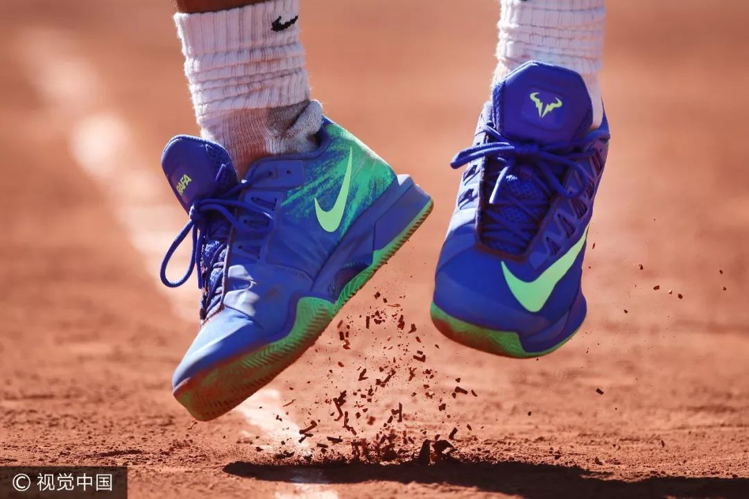 网球技术常见问题,横板勾手发球常见错误