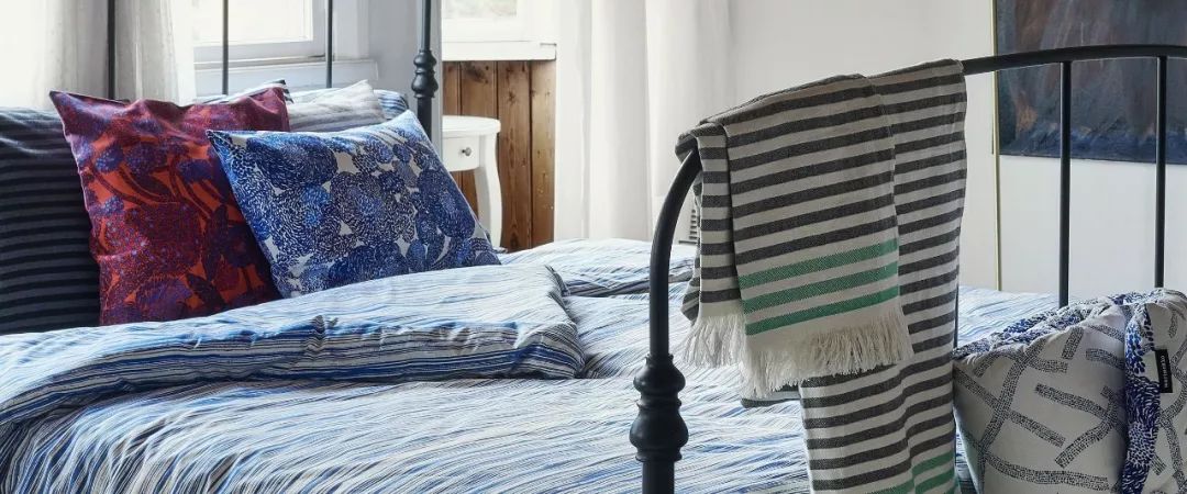 芬兰家饰品牌Marimekko与化妆品倩碧联手打造的彩妆，用在哪儿？