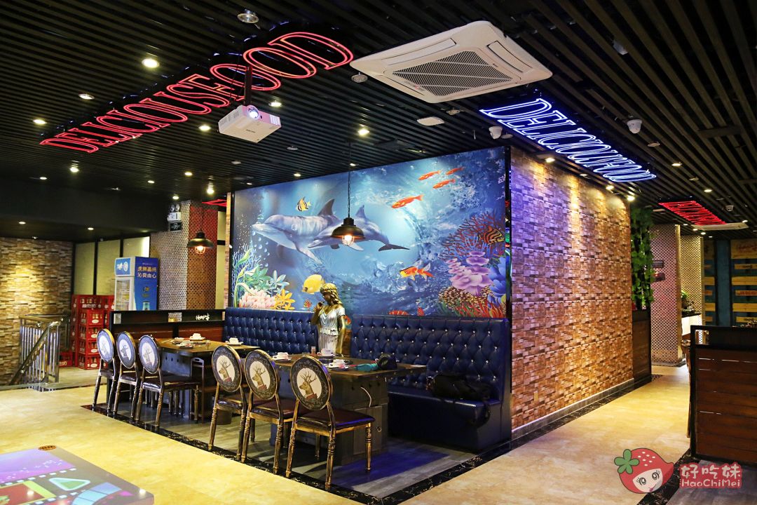 首家会发光的水晶烤鱼，会起飞的火锅自带霸气特效，打响2月第1战