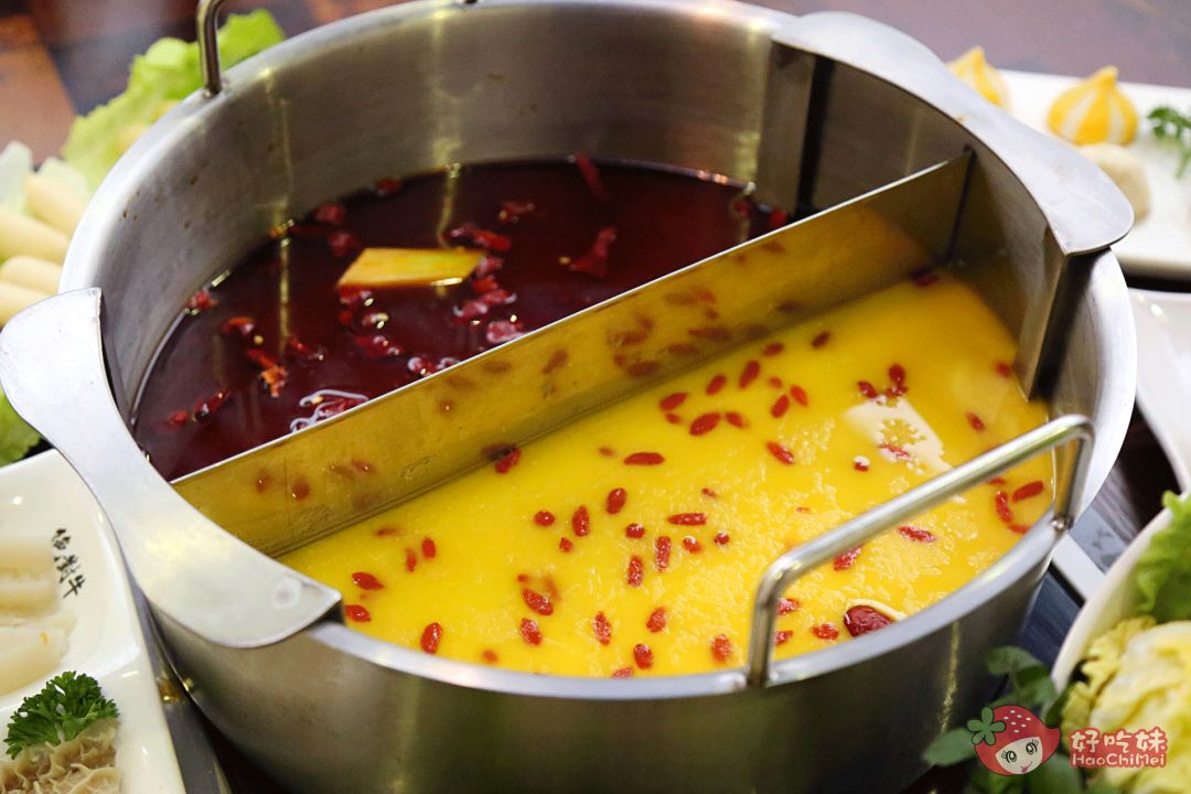 首家会发光的水晶烤鱼，会起飞的火锅自带霸气特效，打响2月第1战