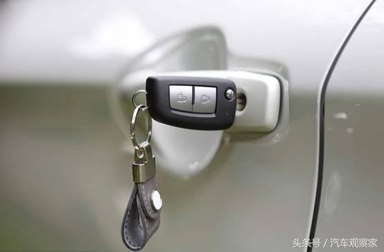 长安车钥匙没电了怎样换电池,大众车钥匙没电了怎么换电池