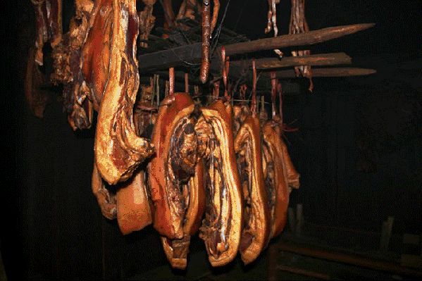 在武汉，过年囤货是一道养肉题