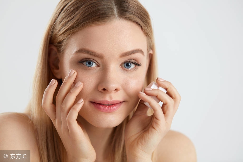 女人面色浮肿,女性脸部浮肿吃什么药