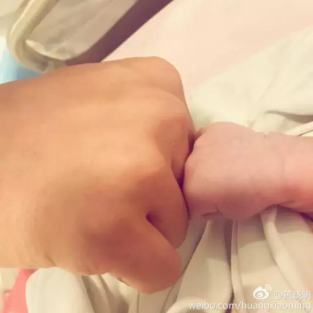 baby装蜡像,baby假装蜡像邓超