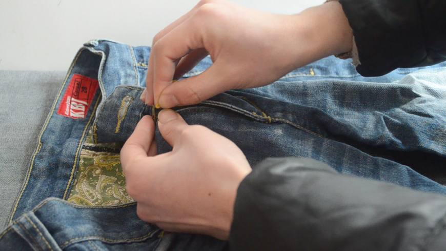 裤子拉链一直滑下来,裤子拉链总是滑下去套小皮筋